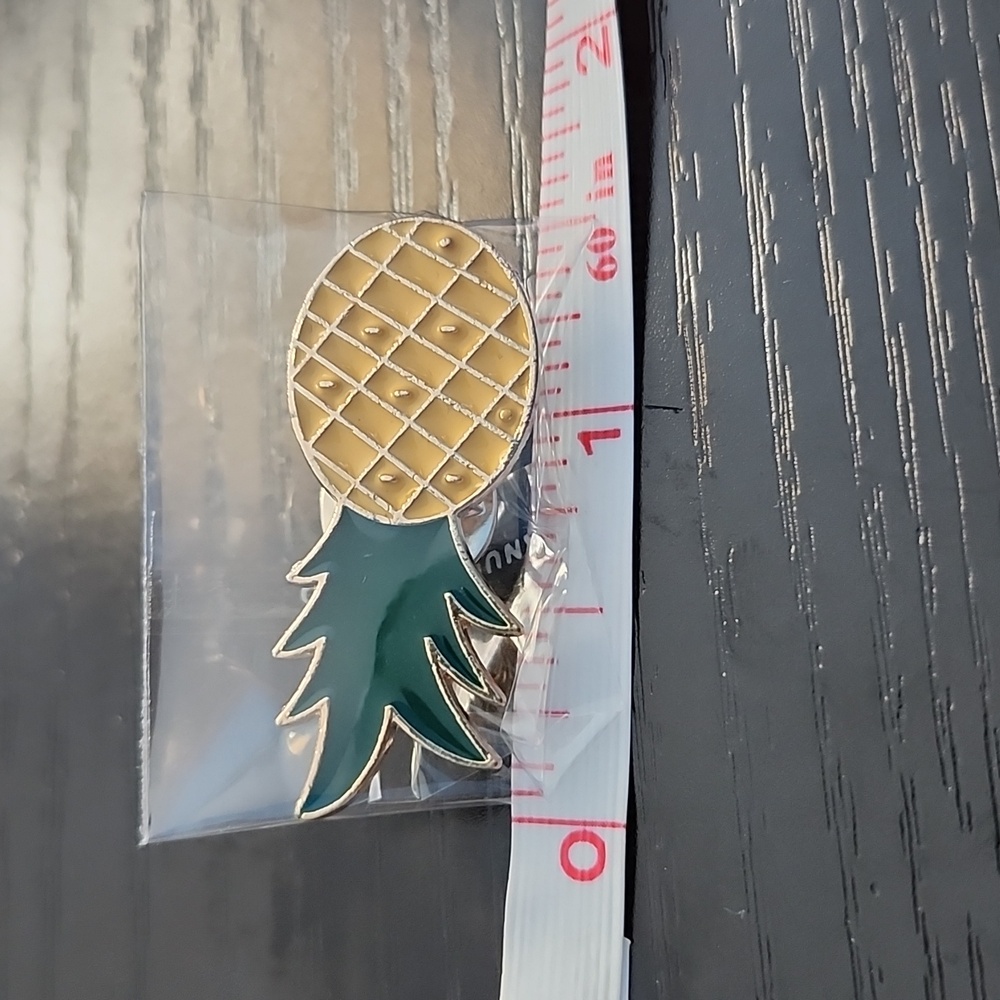 Pineapple Pin - Picture 4 of 4